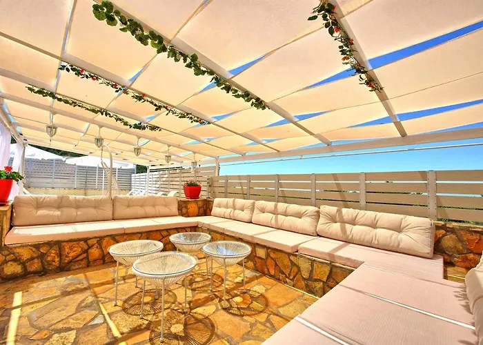 Giador By Posarellivillas *