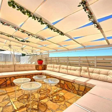 Giador By Posarellivillas *