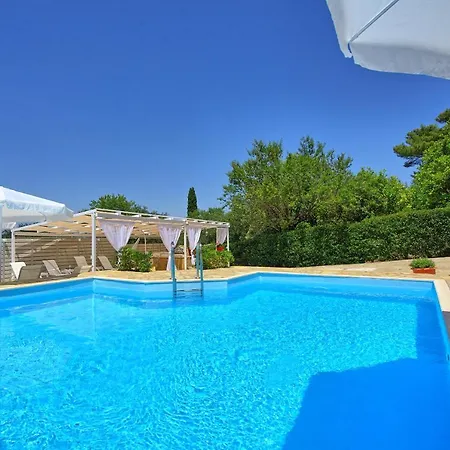 Giador By Posarellivillas Peritheia